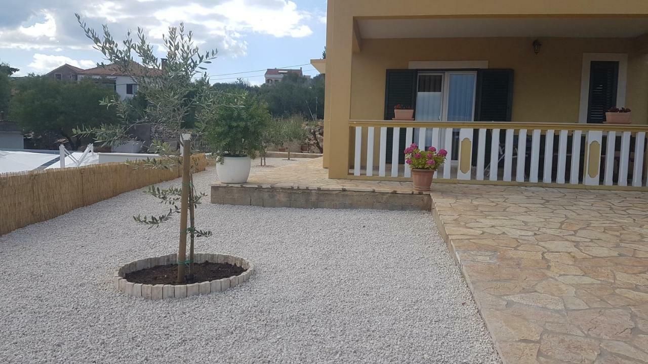 סאלי Apartment Azaleja מראה חיצוני תמונה