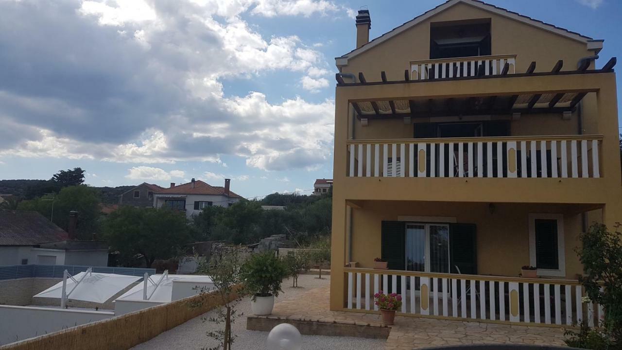 סאלי Apartment Azaleja מראה חיצוני תמונה