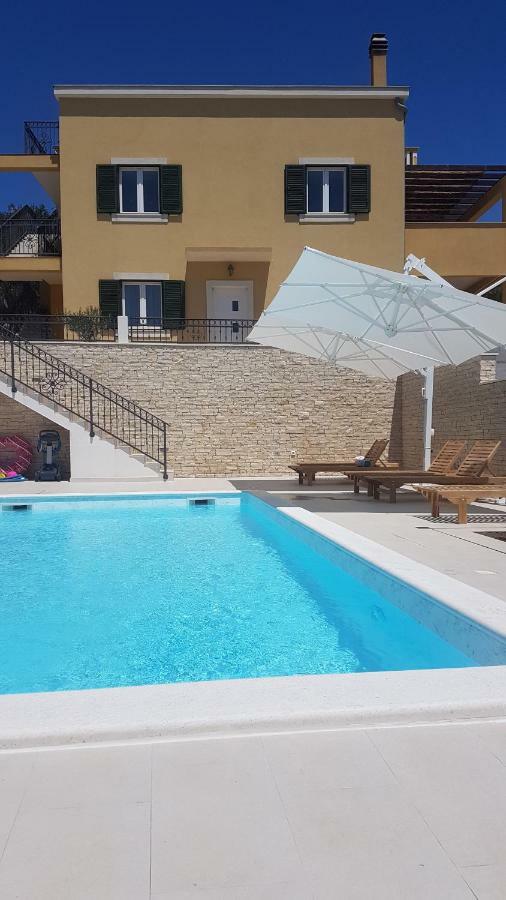סאלי Apartment Azaleja מראה חיצוני תמונה