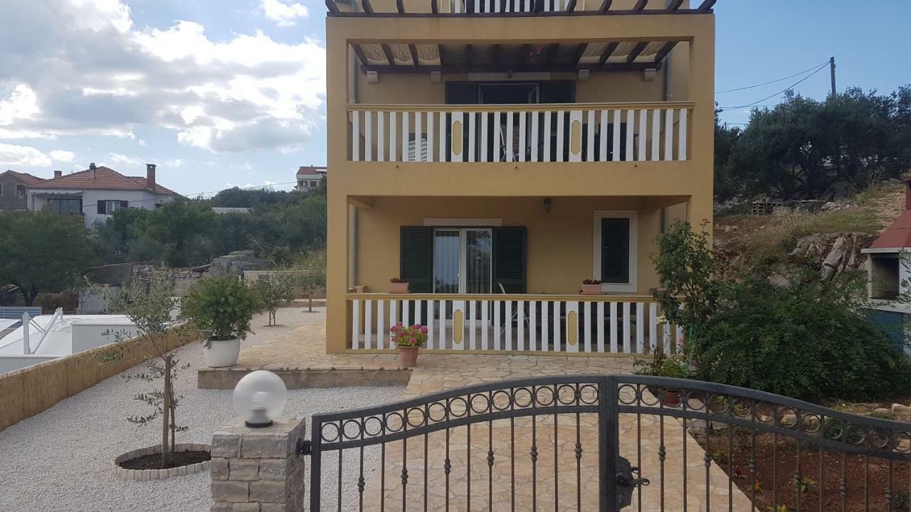 סאלי Apartment Azaleja מראה חיצוני תמונה