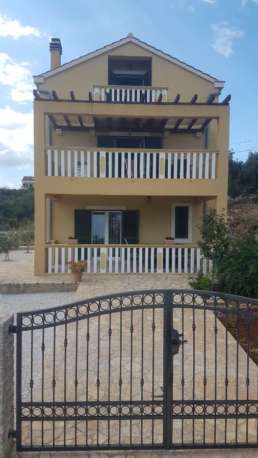 סאלי Apartment Azaleja מראה חיצוני תמונה